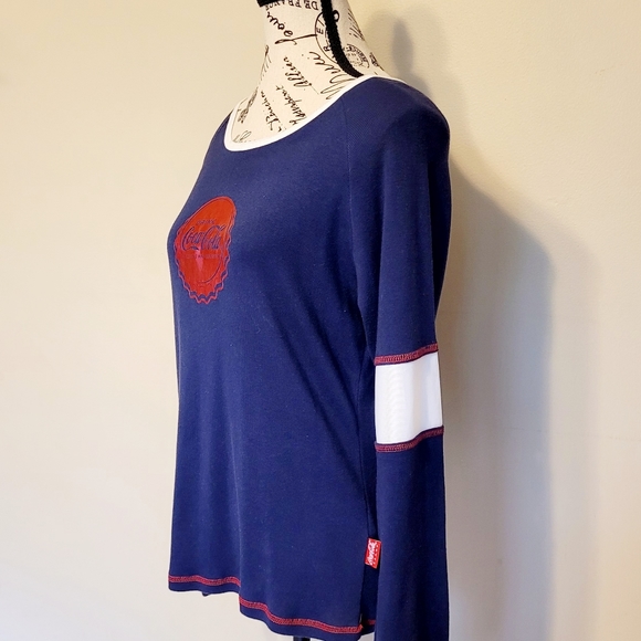 COCA-COLA TEE!! ❤️🤍💙 - Picture 3 of 7